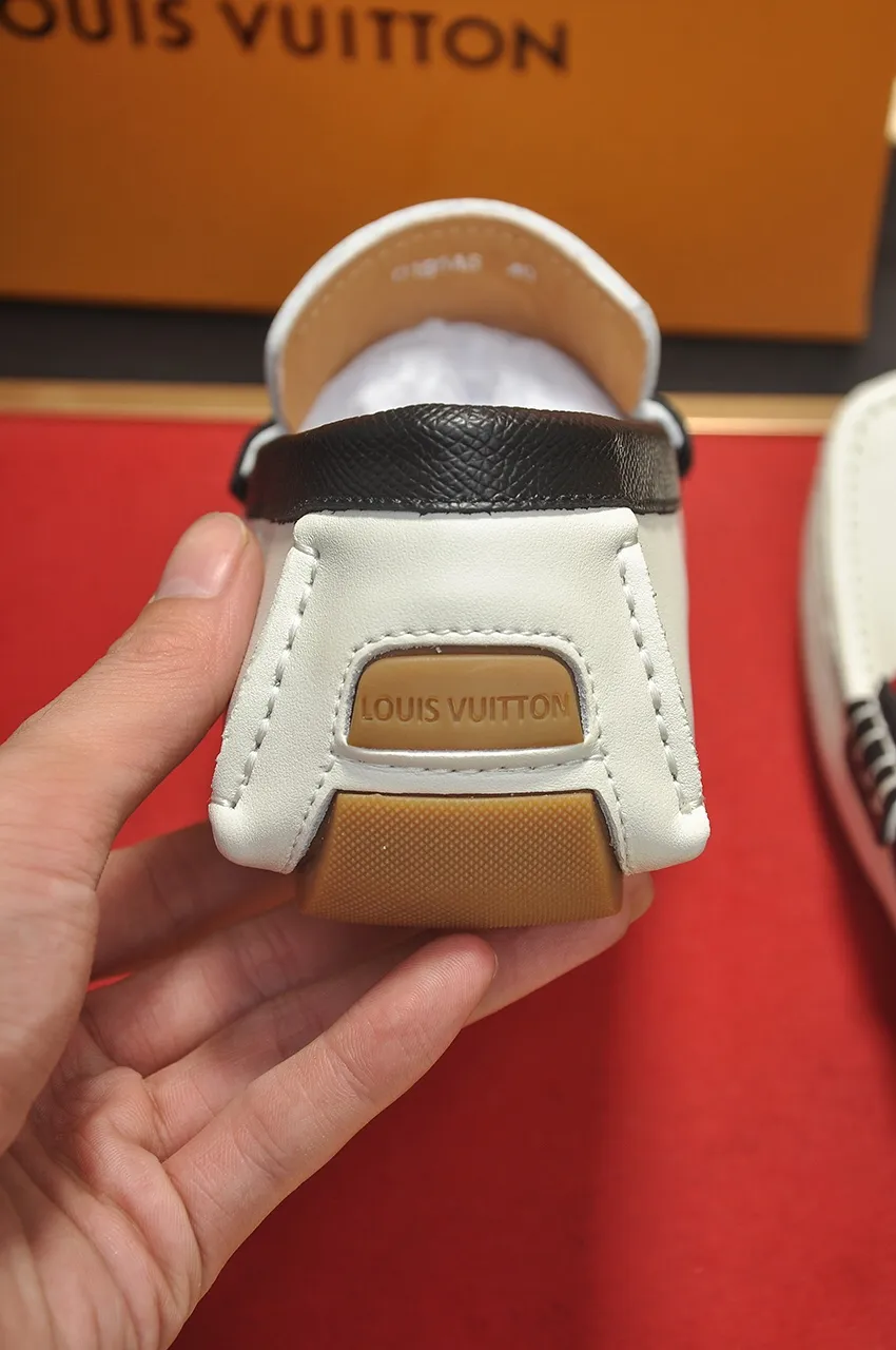 Men's men's shoes 💰420💶 [LV Doudou shoes] (water-dyed cowhide lining) new model is on the market, available on the official website. The new Doudou shoes are processed into single-color materials, and the uppers are made of imported cowhide material. The body of the shoe is fully hemmed with mark thread, and is lined with imported original cowhide leather. The elegant shoe shape is super suitable for all-matching, and the size is 38-44.